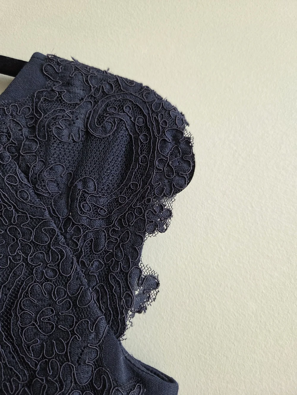 Maggy London Petite Lace Cap Sleeve Sheath Dress In‎ Navy Size 4P